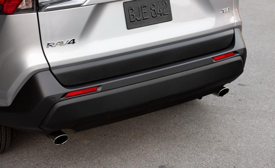 Детали экстерьера Toyota RAV4 XLE 2018 года  (NA) (фото 7 из 26)